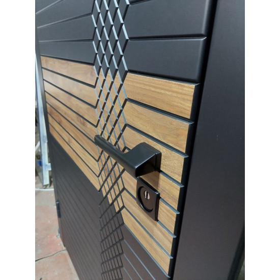 Металеві вхідні двері MaxiLux К4027 